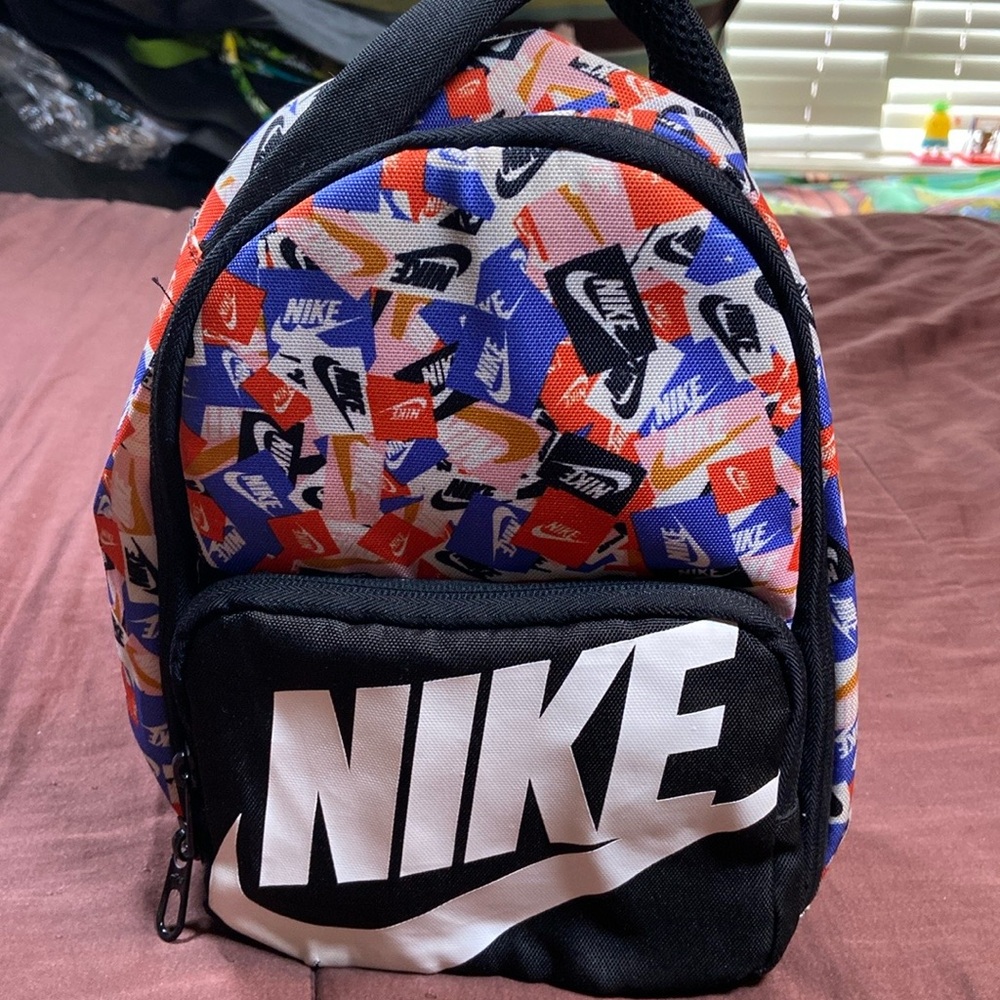 Lunch bag by Nike Brand. GUC!